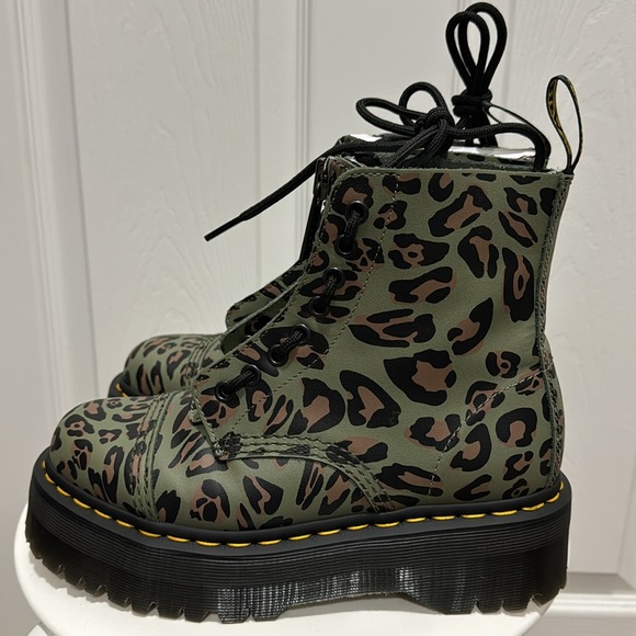 DR. MARTENS SINCLAIR PLATFORM BOOTS - Picture 2 of 15